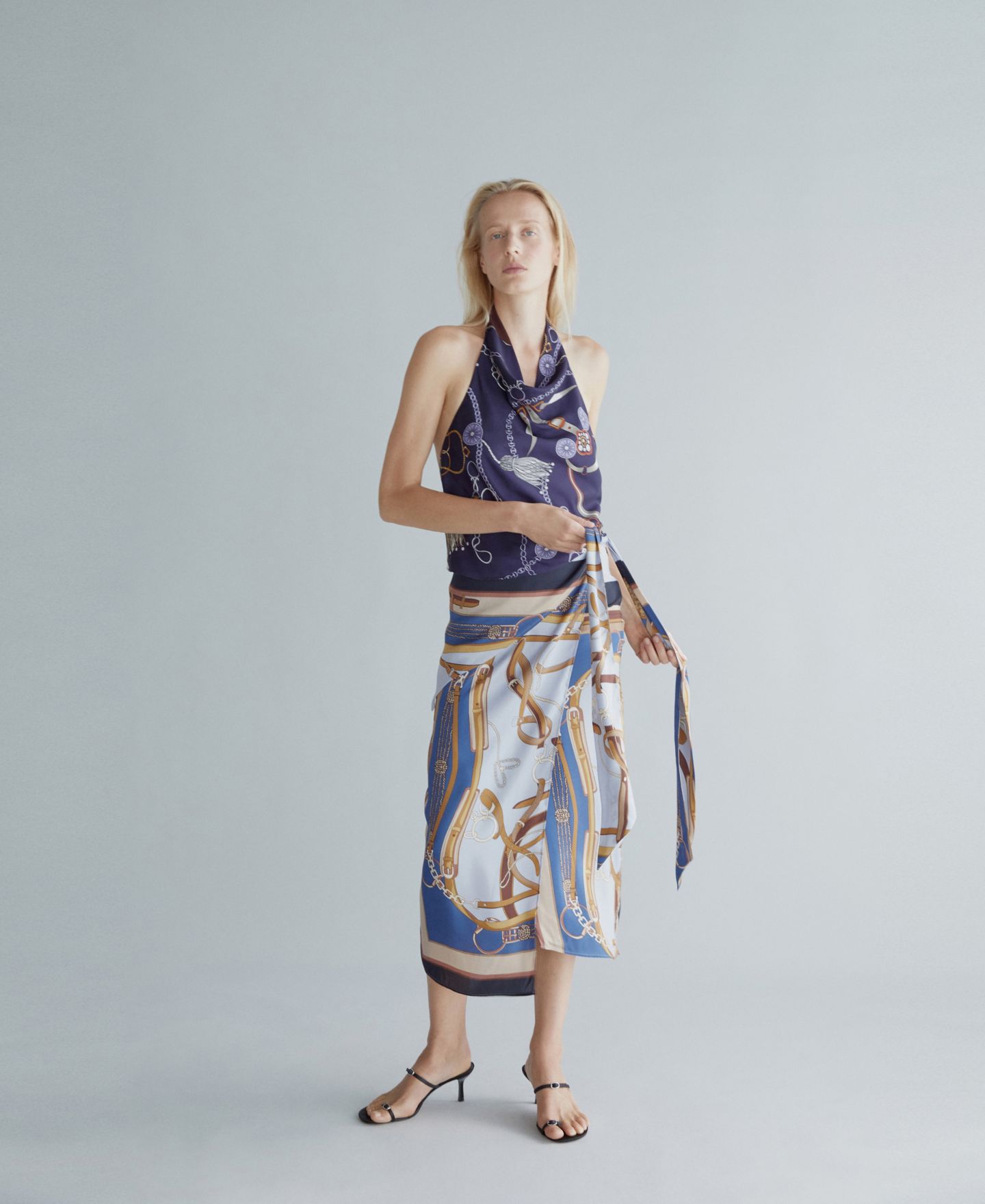 Женский топ Mango Halter Open-Back Printed Crop, цвет: Тёмно-синий — фото 2