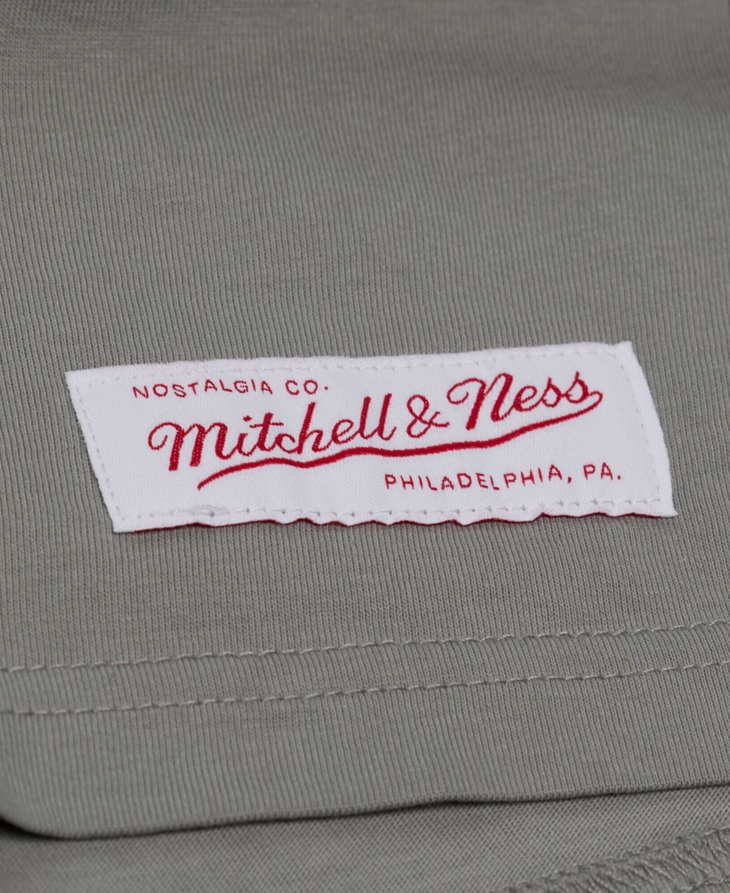 Мужская футболка Mitchell & Ness Gray Arizona Cardinals Core Essentials Micro Logo — фото 4