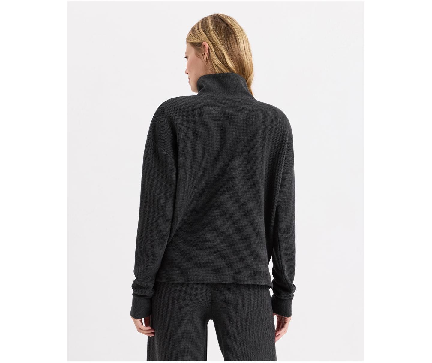 Женский топ Pact Plus Size Luxe Waffle-Knit Long-Sleeve Henley, цвет: Тёмный угольный меланжевый — фото 5