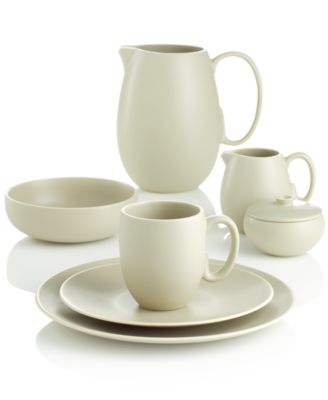 Vera Wang Wedgwood Dinnerware, Naturals Leaf 4 Piece Place Setting