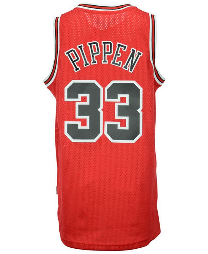 adidas Men's Scottie Pippen Chicago Bulls Retired Player Swingman