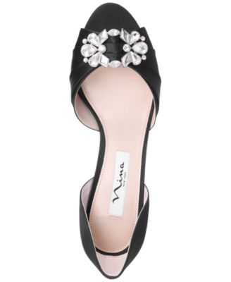 nina charisa pumps