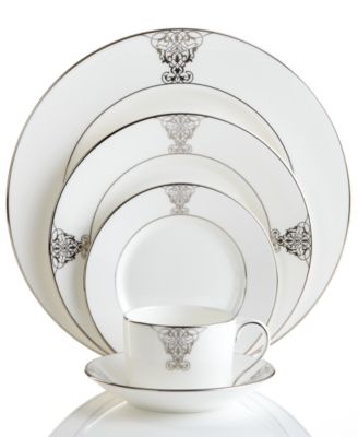 Vera Wang Wedgwood - "Imperial Scroll" 5-Piece Place Setting