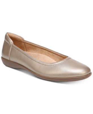 macys naturalizer flats