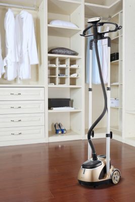 Professional Garment Steamer with Retractable Power Cord and Foot Pedal Control, GS49-DJ