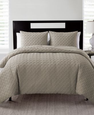 Nina Embossed Quilt Sets