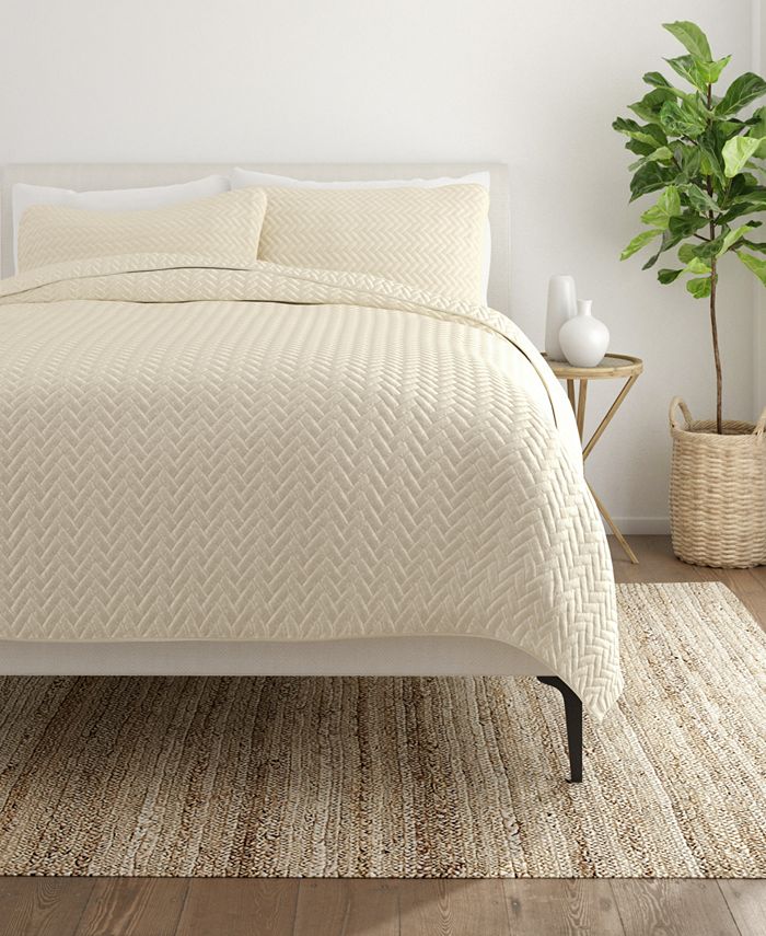 ienjoy Home Home Collection Premium Ultra Soft Herring Pattern Quilted Coverlet Set, King Macy's