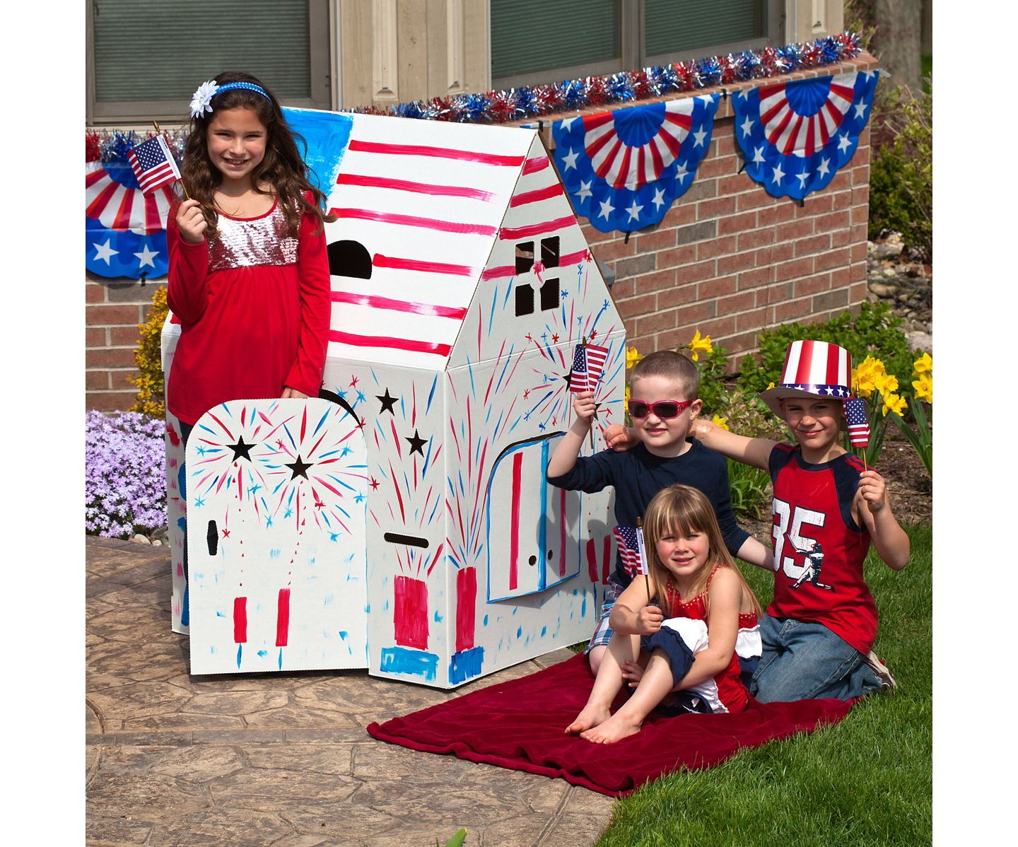 Детская игрушка Easy Playhouse Reversible Cardboard Playhouse, Ages 2+, цвет: Разноцветный — фото 3