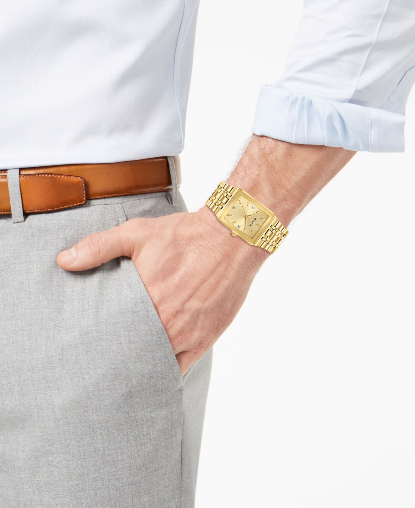 Мужские часы Bulova Futuro Diamond-Accent Gold-Tone Stainless Steel Bracelet Watch 30x45mm — фото 4
