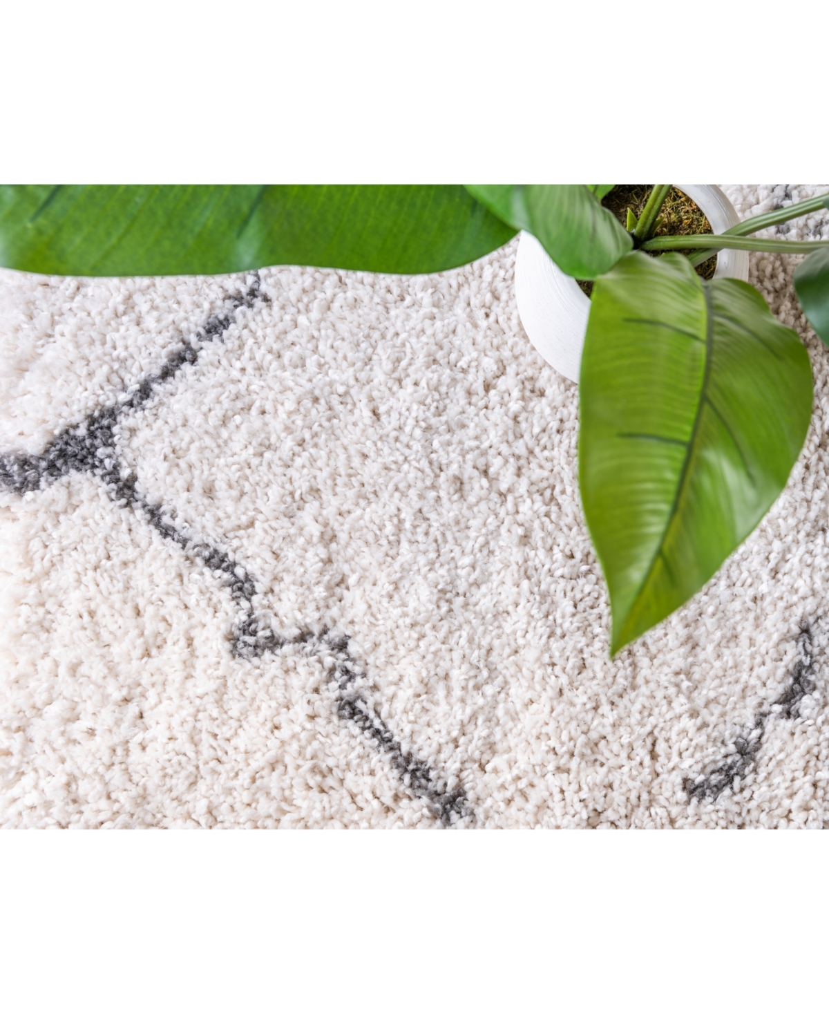 Bayshore Home Fazil Shag Faz5 Area Rug
