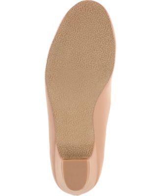 Women's Saar Round Toe Kitten Heel Pumps