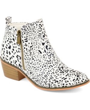JOURNEE COLLECTION WOMEN'S REBEL SIZE ZIPPER STACKED HEEL BOOTIES 