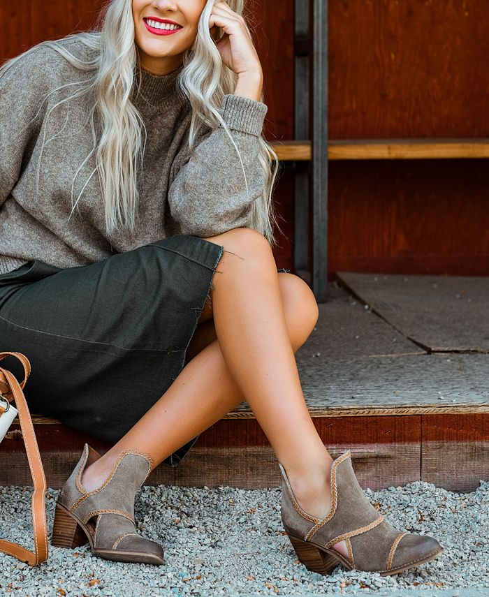journee signature rachelle bootie
