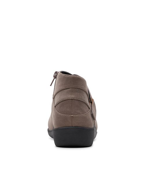 Clarks Women's Cloudsteppers™ Sillian Sway Booties Brown Size 6.5M
