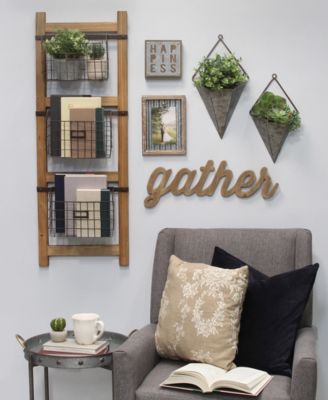 Stratton Home Décor Stratton Home Decor Decorative Ladder with Baskets Wall Decor