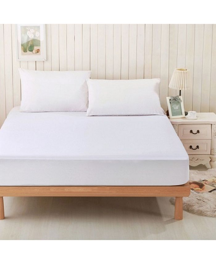 Christopher Knight California King Mattress Protector and 2 King Pillow