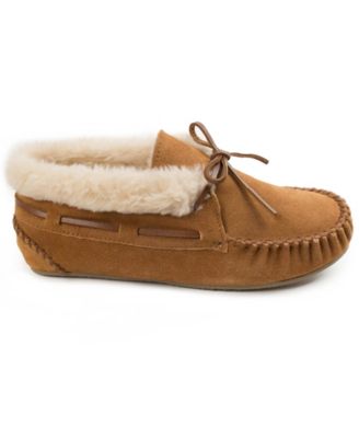 minnetonka women's chrissy slipper bootie