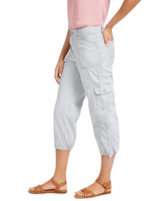 Petite Mid-Rise Cargo Capri Pants