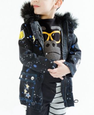 outfits with pink denim jacket