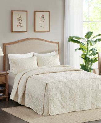 Quebec Open Corner Pleated Quilted Bedspread, King