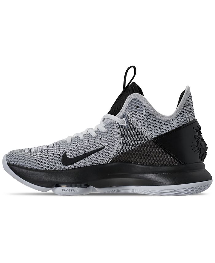 nike witness iv