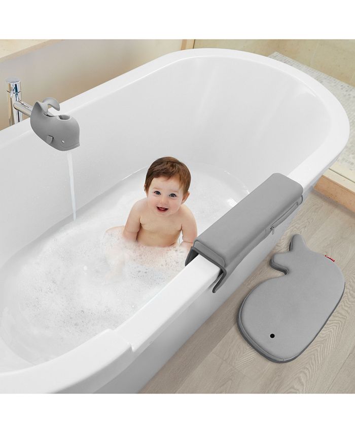 Skip hop moby baby bath hotsell set with four bathtime essentials