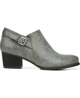 naturalizer shooties