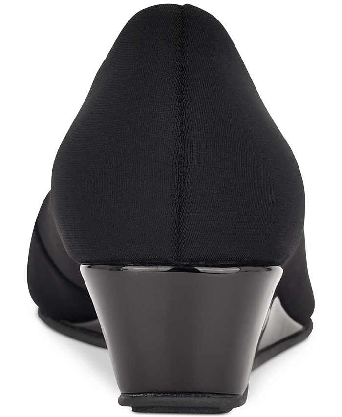 bandolino caddia wedge pumps