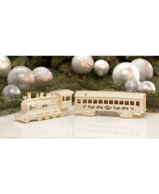 Lenox - Village Train Engine & Passenger Car