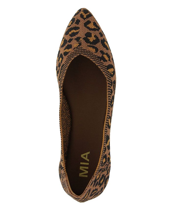 mia kerri pointed toe flyknit flat