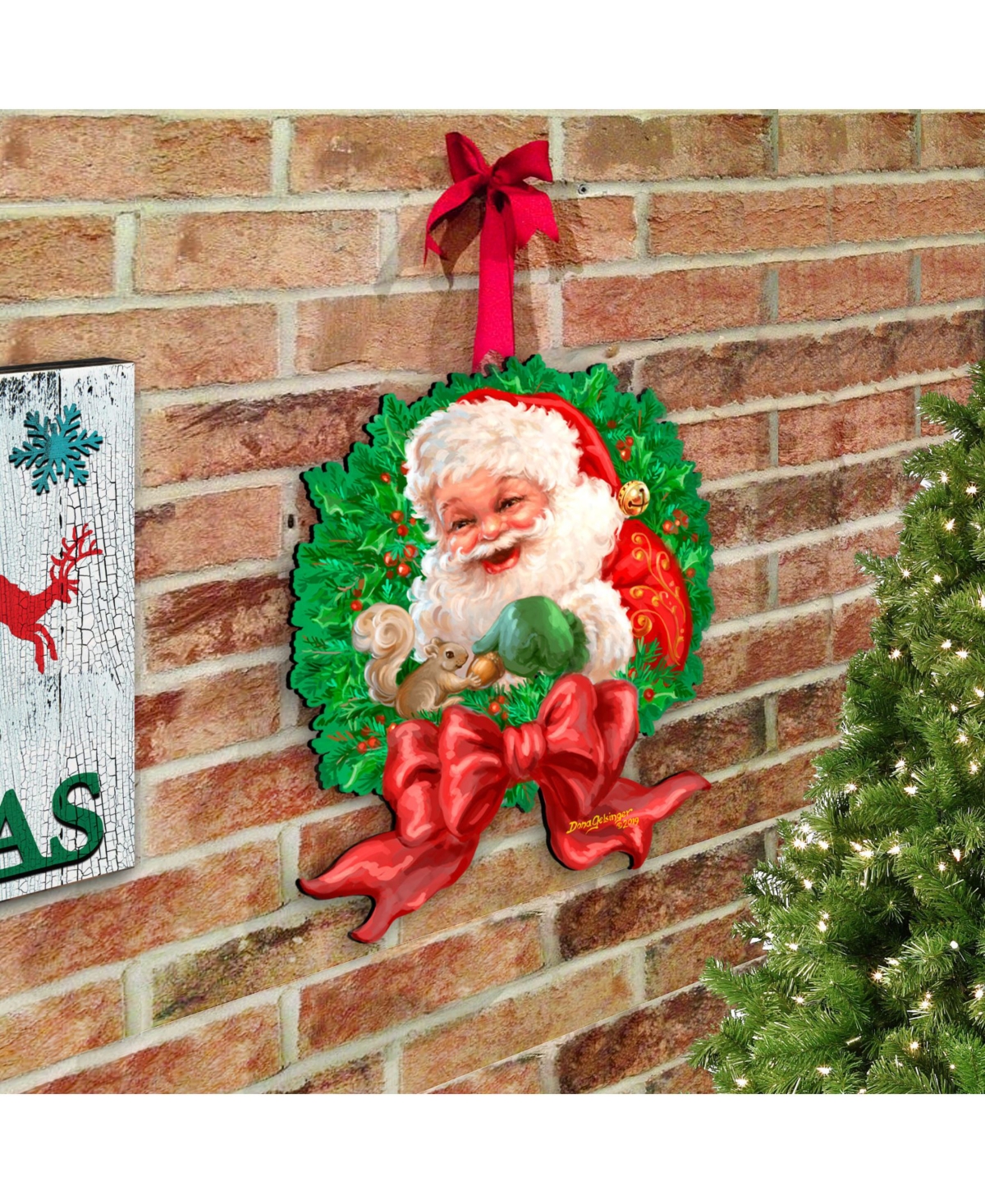 Designocracy by Dona Gelsinger Santa Bow Wooden Wreath