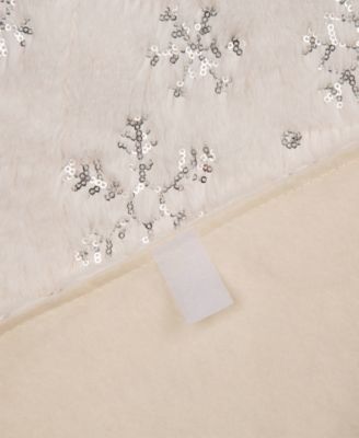 Plush Snowflake Christmas Tree Skirt