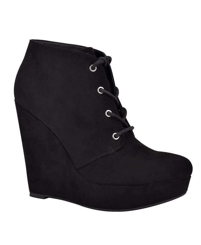gbg los angeles women's harlin round toe stacked heel boot