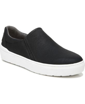 walkaroo casual shoes