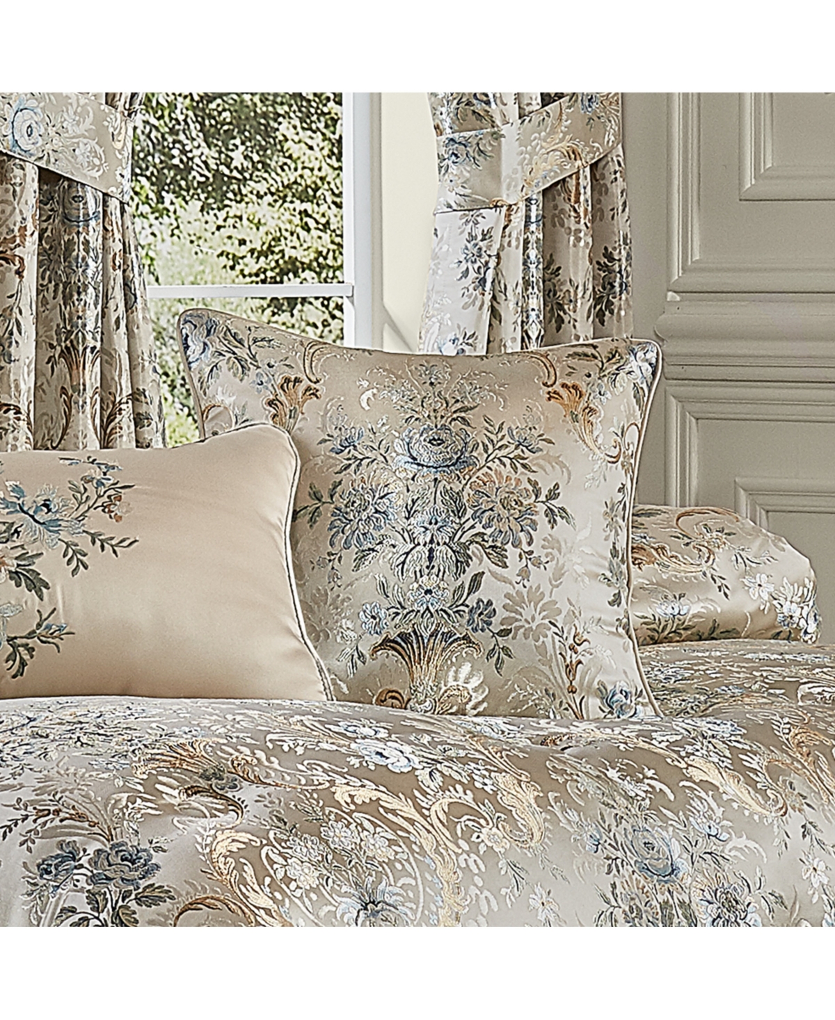 J Queen New York Jacqueline Decorative Pillow, 18" X 18" In Ivory