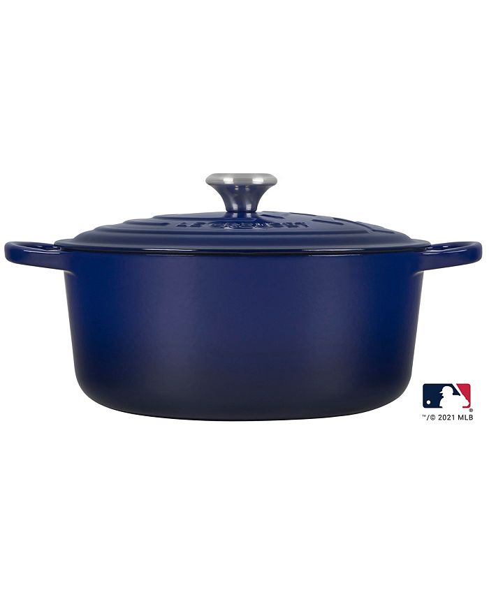 Le Creuset CLOSEOUT! MLB™ New York Yankees™ 7.25-Qt. Round Dutch Oven ...