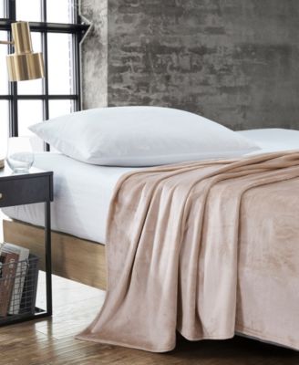 Kenneth Cole Reaction Solid Ultra Soft Plush Blanket, Full/Queen