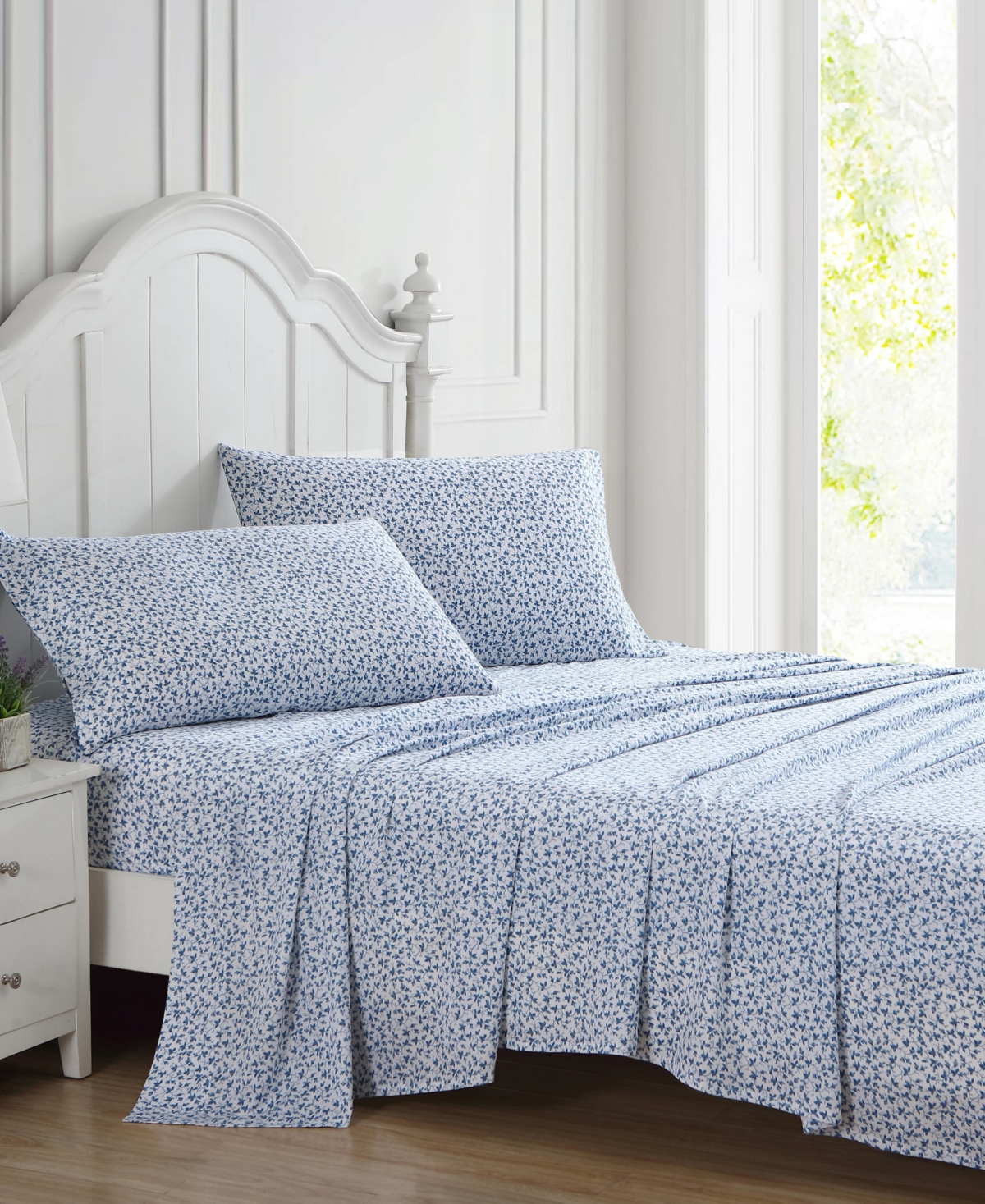 Laura Ashley Lavange Vine Cotton Sheet Set In Lavange Vine