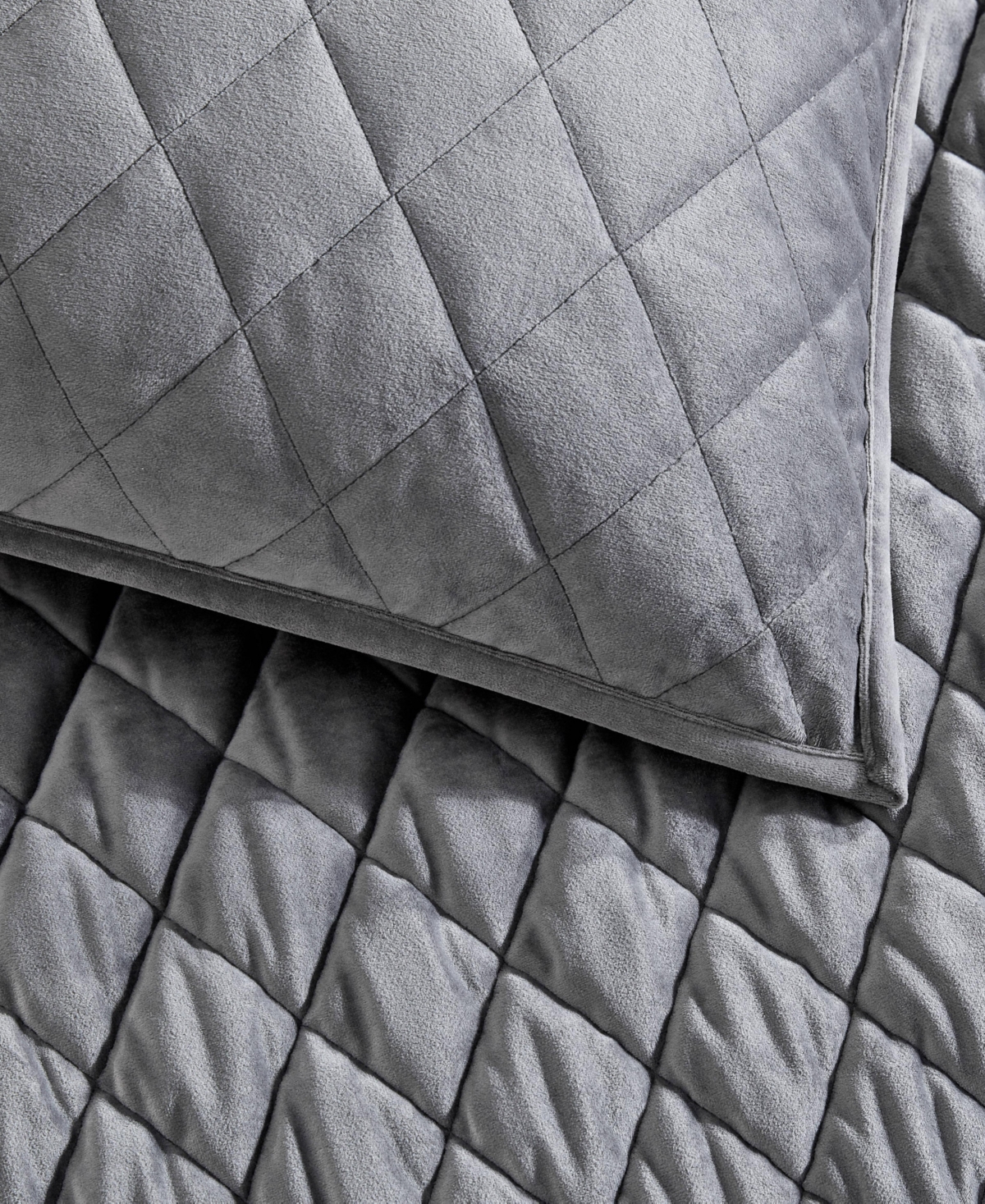 Vera Wang Diamond Velvet 3 Piece Quilt Set