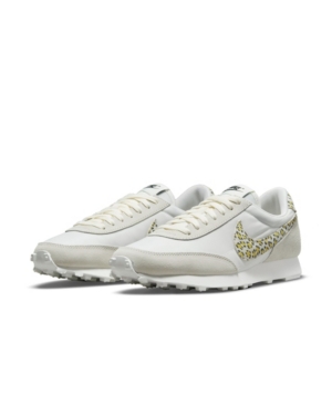 finish line nike daybreak
