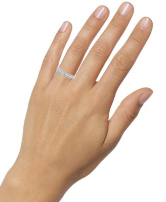 Diamond Band (1/4 ct. t.w.) in 14k Gold