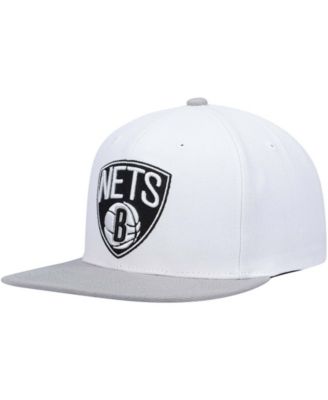 Men's White Brooklyn Nets Core Basic Snapback Hat