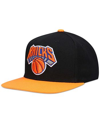 Mitchell & Ness - Men's New York Knicks Core Basic Snapback Cap