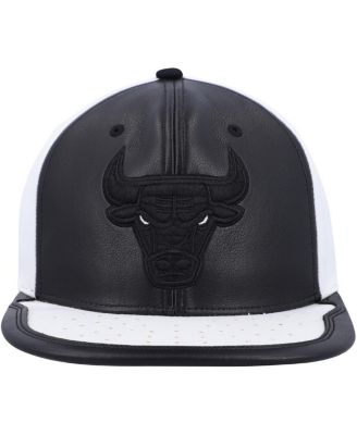 Men's Black and White Chicago Bulls NBA Day One Snapback Hat