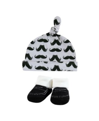 Youngster' Cap and Sock Pairing