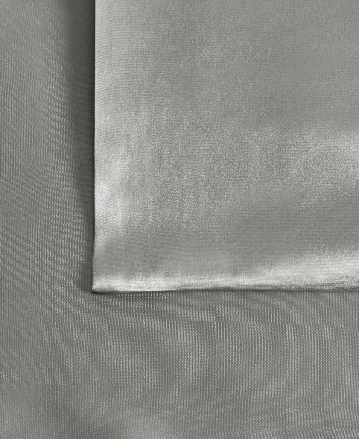 Madison Park 25-Momme Mulberry Silk Pillowcase