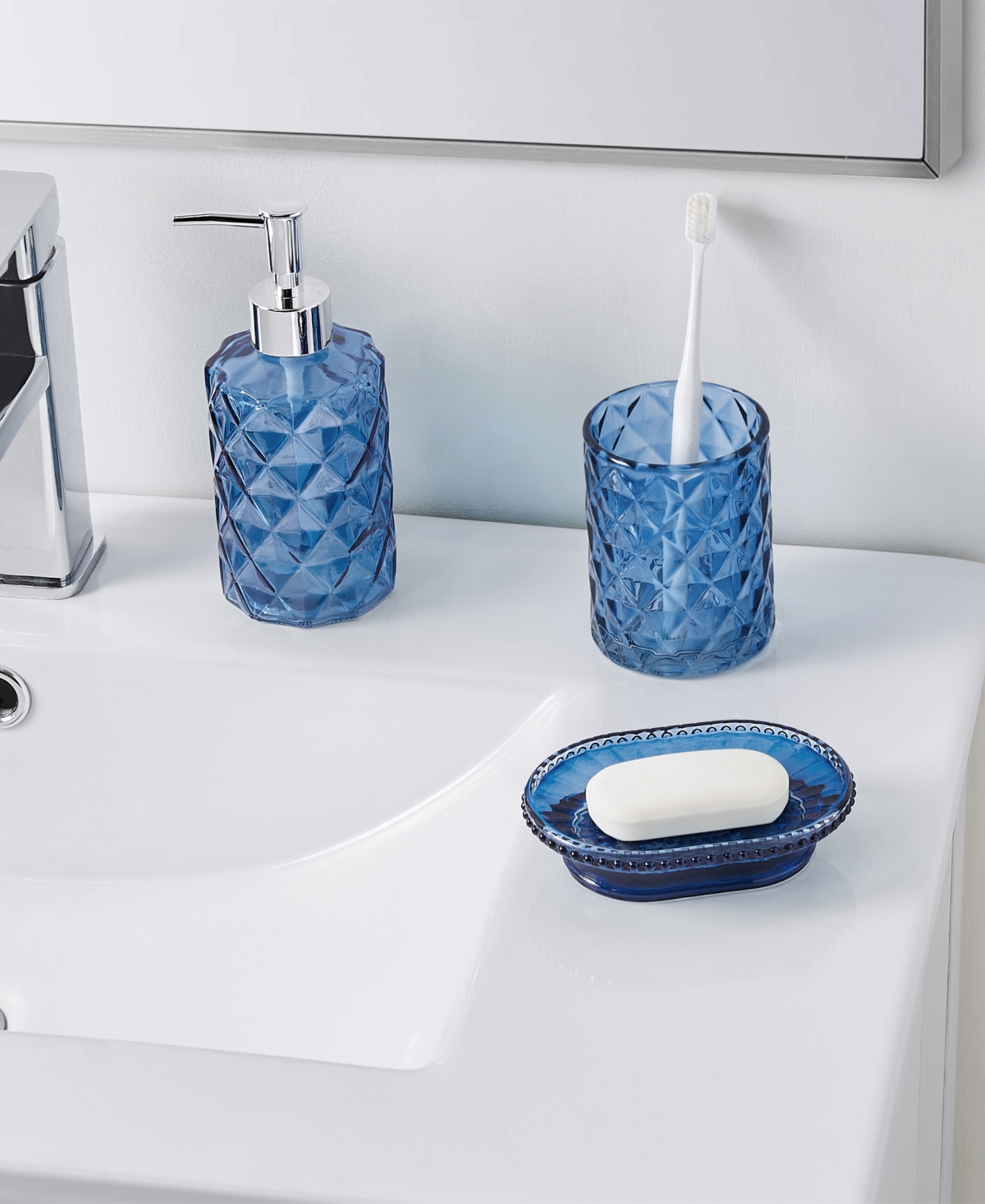 https://slimages.macysassets.com/is/image/MCY/products/2/optimized/21108236_fpx.tif?wid=1200&fmt=jpeg&qlt=100