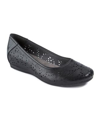 Baretraps Women's Mariah Flats & Reviews - Flats & Loafers - Shoes - Macy's