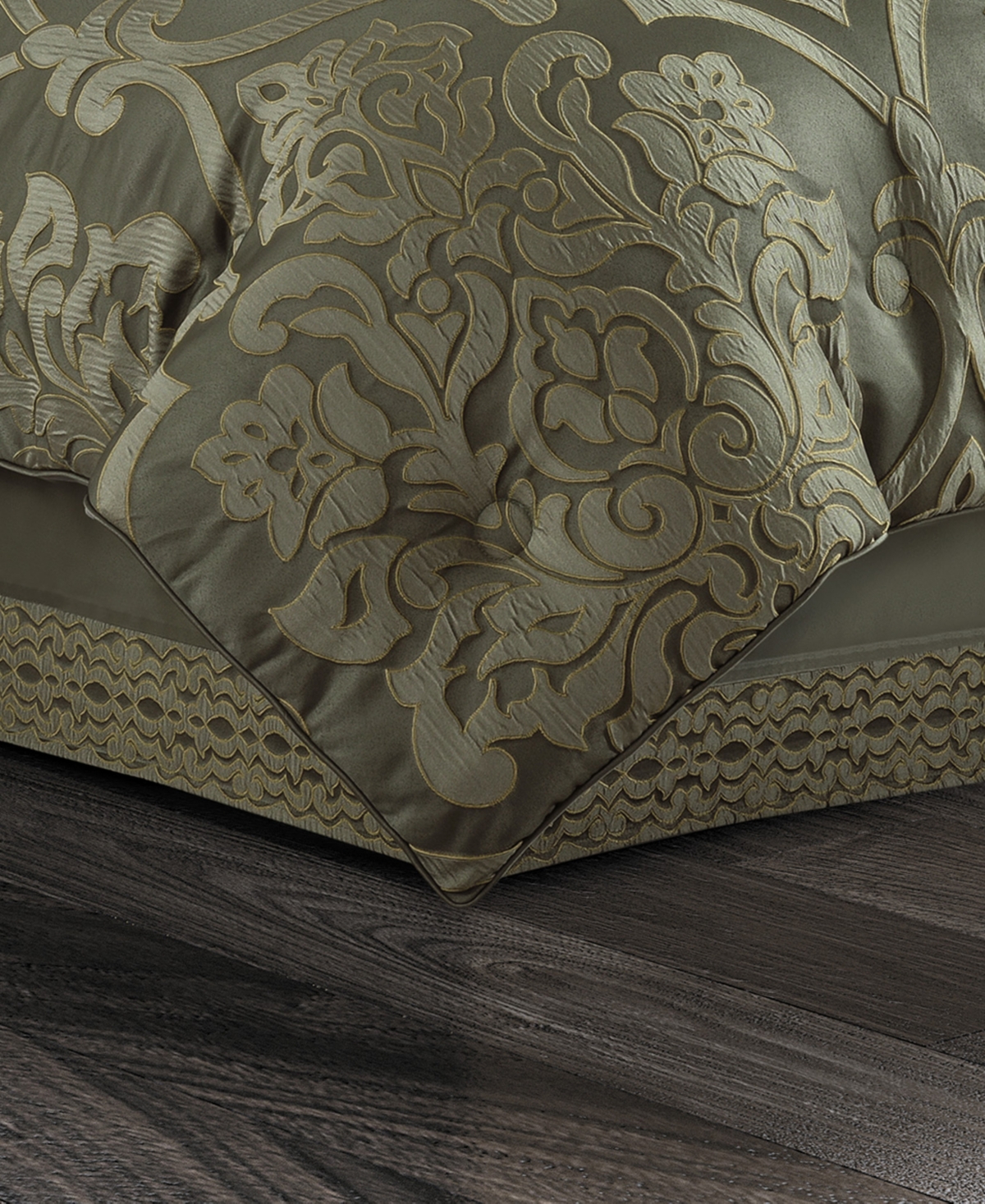 J Queen New York Santino 4-Pc. Comforter Set