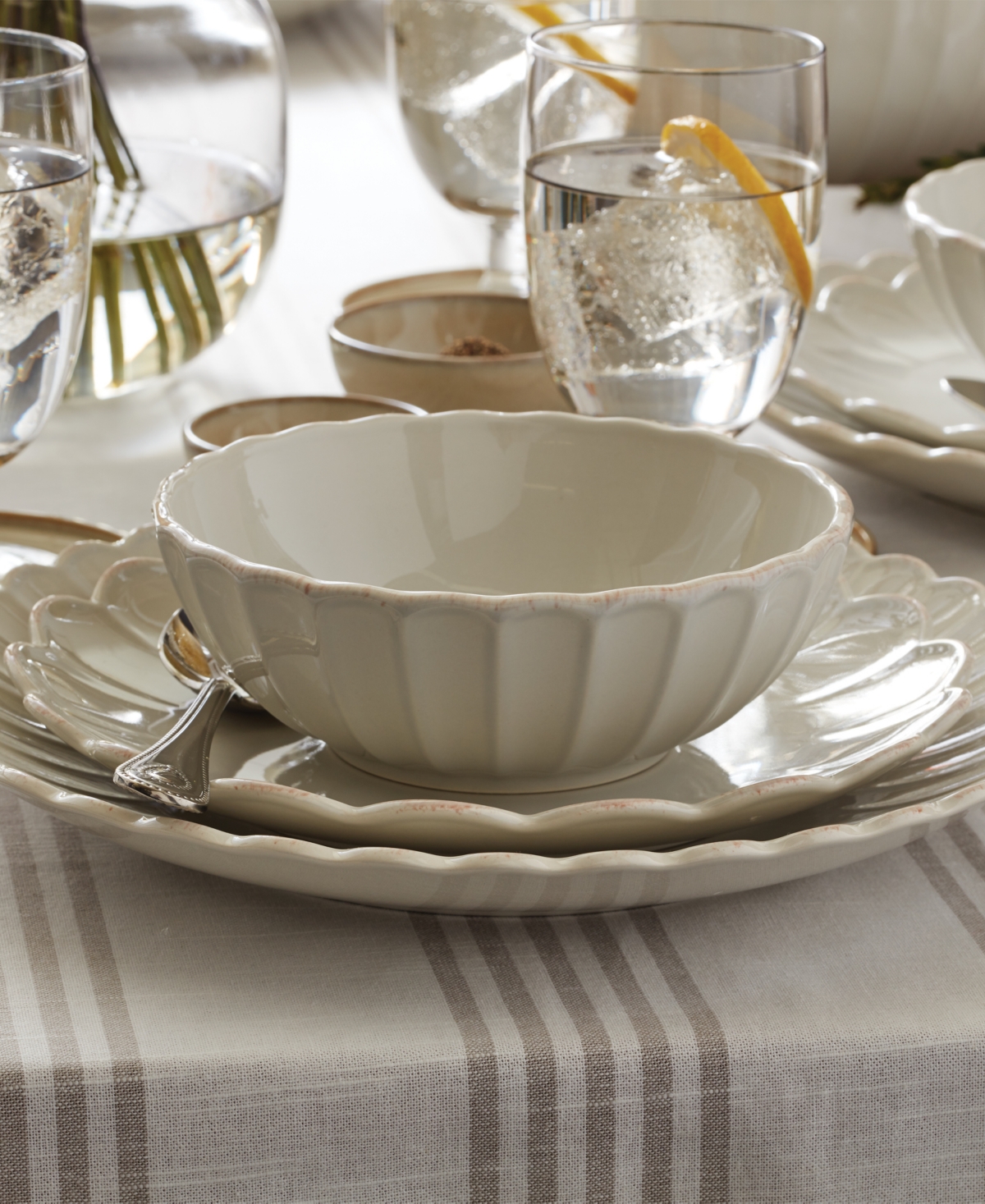 French Perle Scallop Place Setting